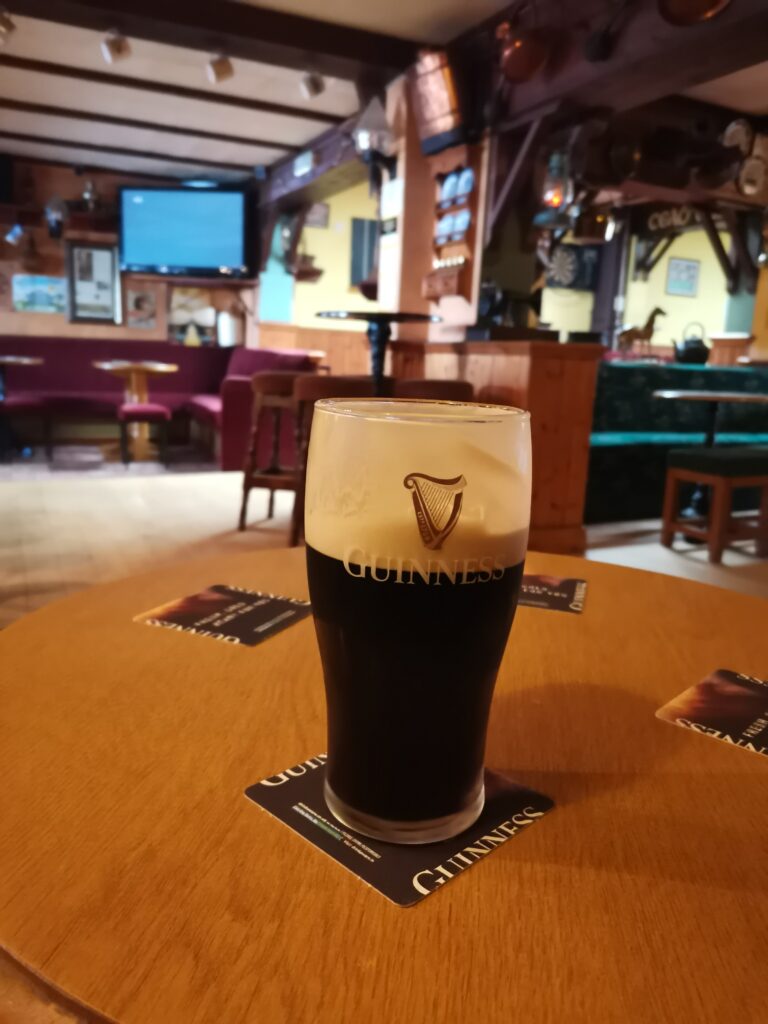 Guinness v mestečku Mohill 